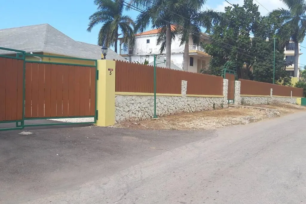 Apartman 2 Bdr Apt #1 At Ramparts Near Sangster Airport Montego Bay