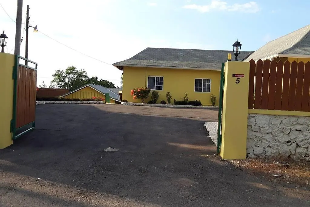 2 Bdr Apt #1 At Ramparts Near Sangster Airport Montego Bay Jamaica