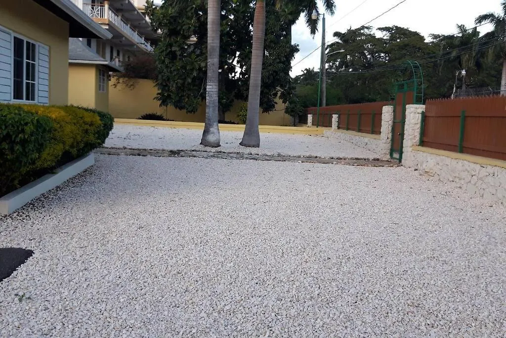 2 Bdr Apt #1 At Ramparts Near Sangster Airport Montego Bay Apartment
